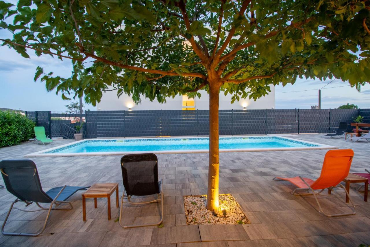 Bulli Croatia Hotel Donji Seget Exterior photo