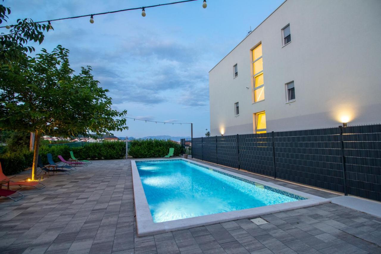Bulli Croatia Hotel Donji Seget Exterior photo