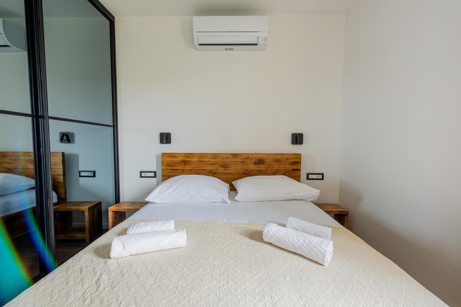 Bulli Croatia Hotel Donji Seget Exterior photo